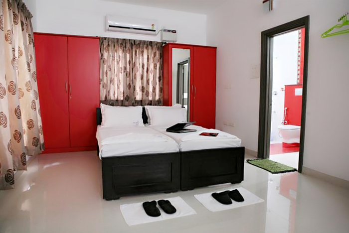 Rooms available in sholinganallur